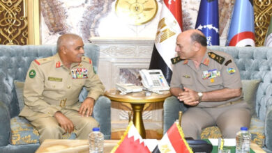 رئيس أركان حرب القوات المسلحة يبحث مع رئيس الأركان بقوة دفاع البحرين تعزيز التعاون العسكري