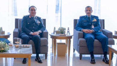 قائد القوات الجوية يلتقي قائد القوات الجوية الملكية السعودية ويشارك الاحتفال بتخريج دفعة من كلية الملك فيصل الجوية