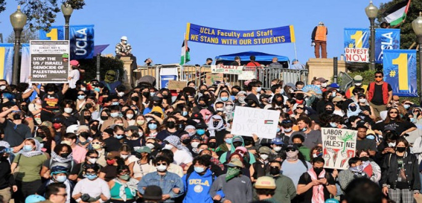 الشرطة تستعد لإزالة مخيم احتجاج مؤيد للفلسطينيين في جامعة كاليفورنيا